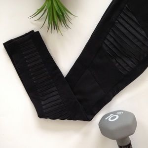 Alo Yoga | Moto Shiny Wet Look Skinny Yoga Pants